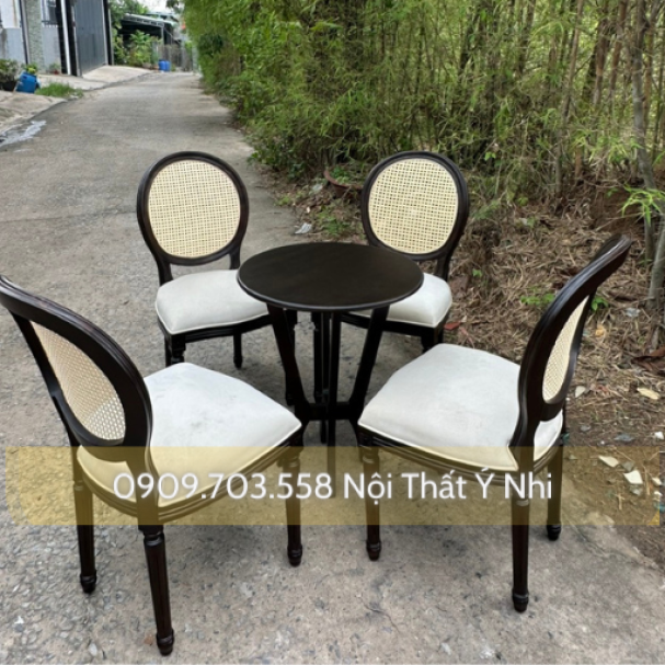 Bộ bàn ghế khách sạn gỗ lưng tựa đan nhựa giả mây, nệm ngồi vải 