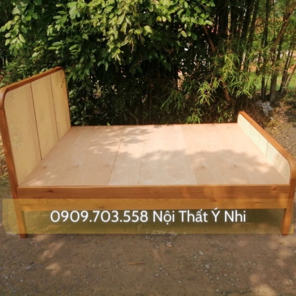 Giường gỗ sồi đan nhựa giả mây YN 09